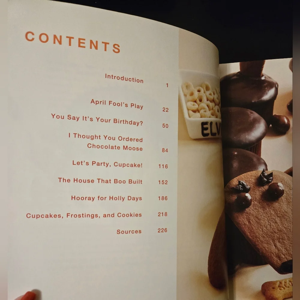 📚 How-to Book -What's New,Cupcake? Karen Tack & Alan Richardson 2010 Decorating